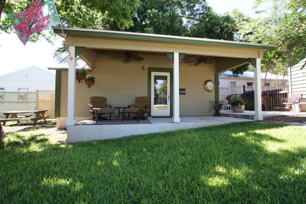 Agape Cottage Fredericksburg Exterior photo